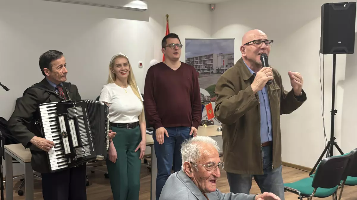 177582195036974 b04e9fe1 dfa4 406d b2ee 6a6b2edb8c8d