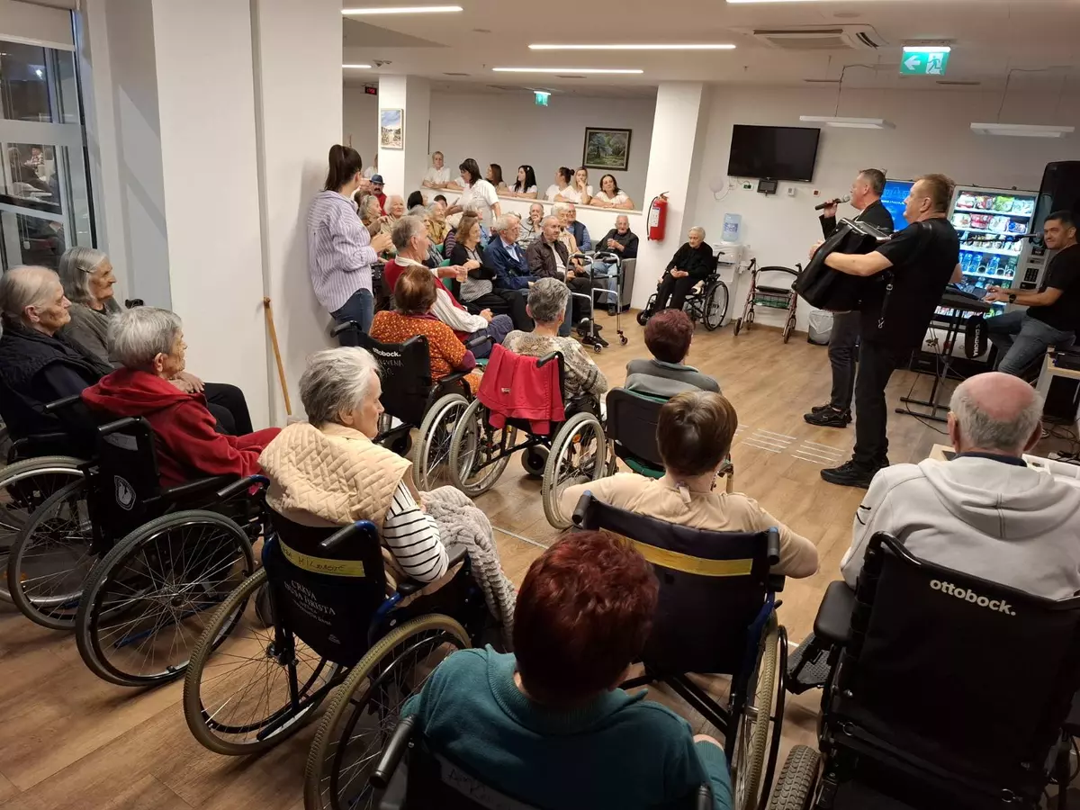 Img 599ebdb78d30d959c7ac3b0334ebb5d7 v