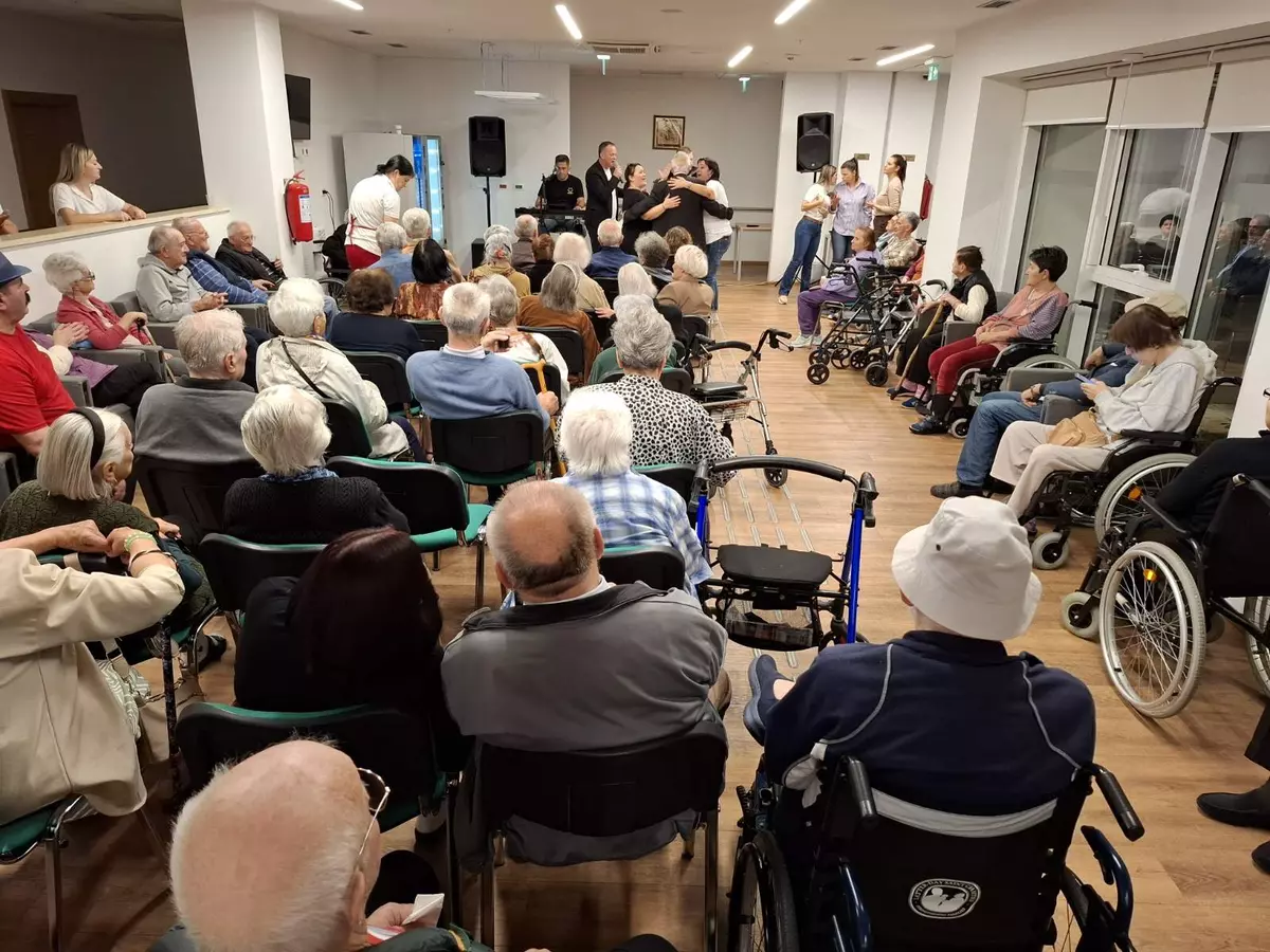 Img 770904356cd0261eeda29f3cd0343118 v