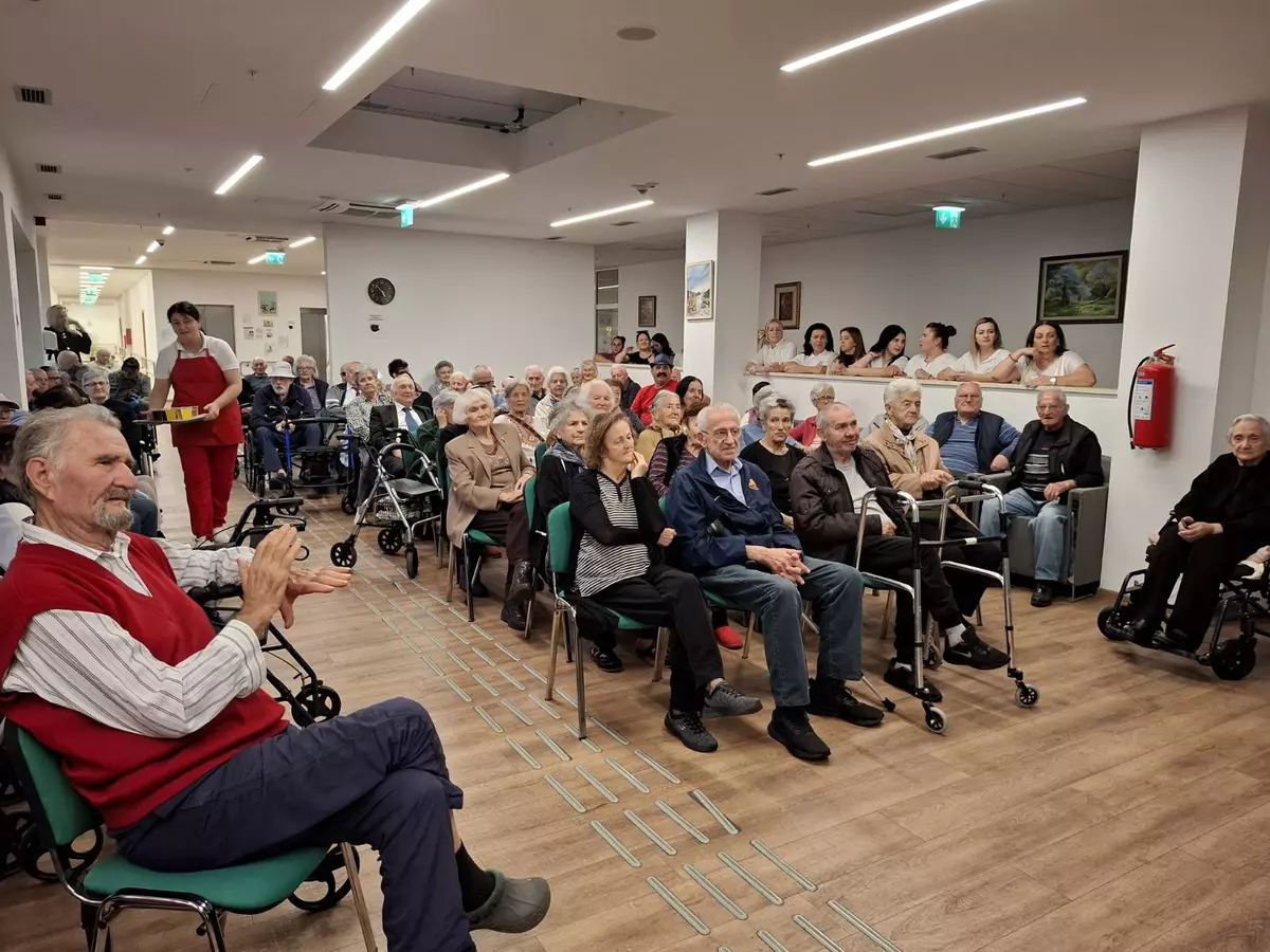 Img bb1a2157644aac77b7d42c8bcfd299e2 v