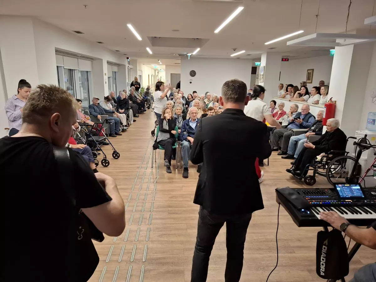 Img d57143d3f2cfbfb732c0380e8387c533 v