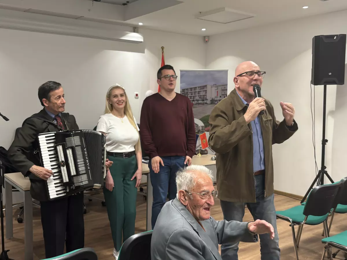 177582195036974 b04e9fe1 dfa4 406d b2ee 6a6b2edb8c8d